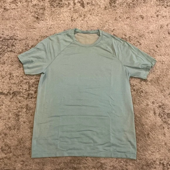 lululemon athletica Men's Short Sleeve Crew in Seafoam Metal Vent Tech - Picture 1 of 3